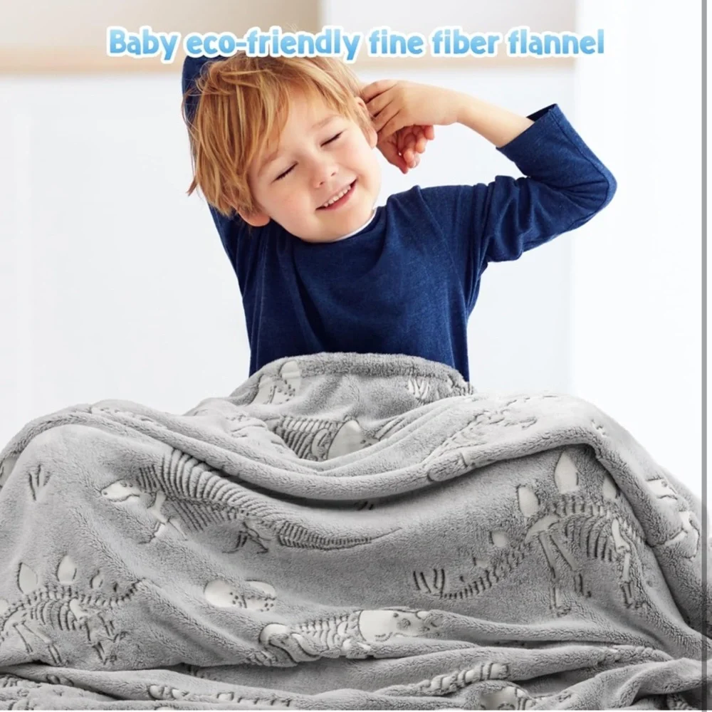 - Dinosaur Glow in The Dark throw Blanket 50x60